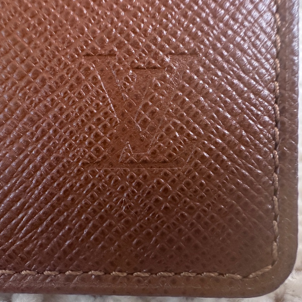Louis Vuitton Brown Leather bifold card case ID holder